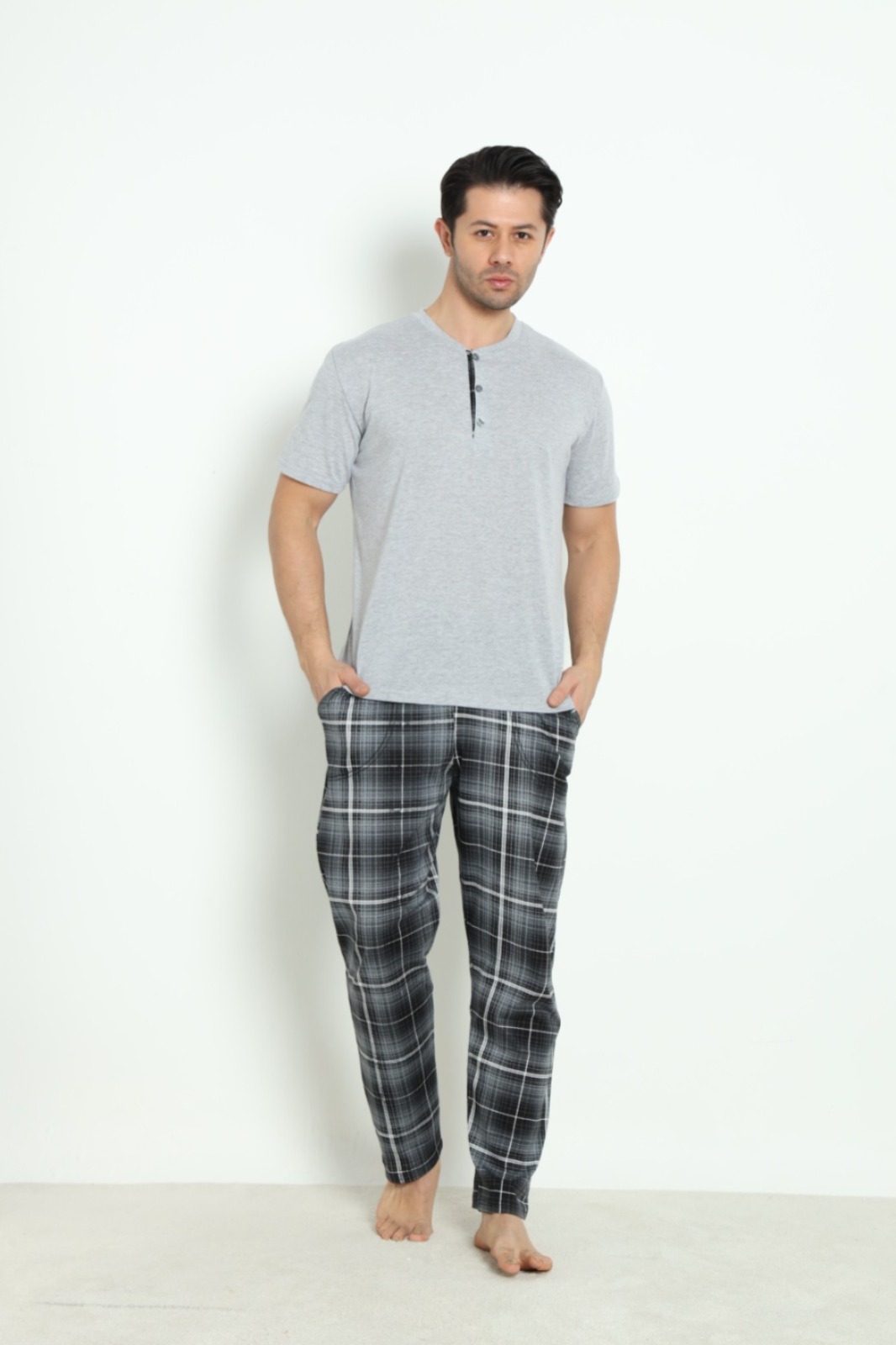 Erkek Sıfır Yaka Düğmeli Kısa Kol Cepli Yazlık Pijama Takımı %100 Pamuk GRİ-2XL Erkek Sıfır Yaka Düğmeli Kısa Kol Cepli Yazlık Pijama Takımı %100 Pamuk GRİ-2XL