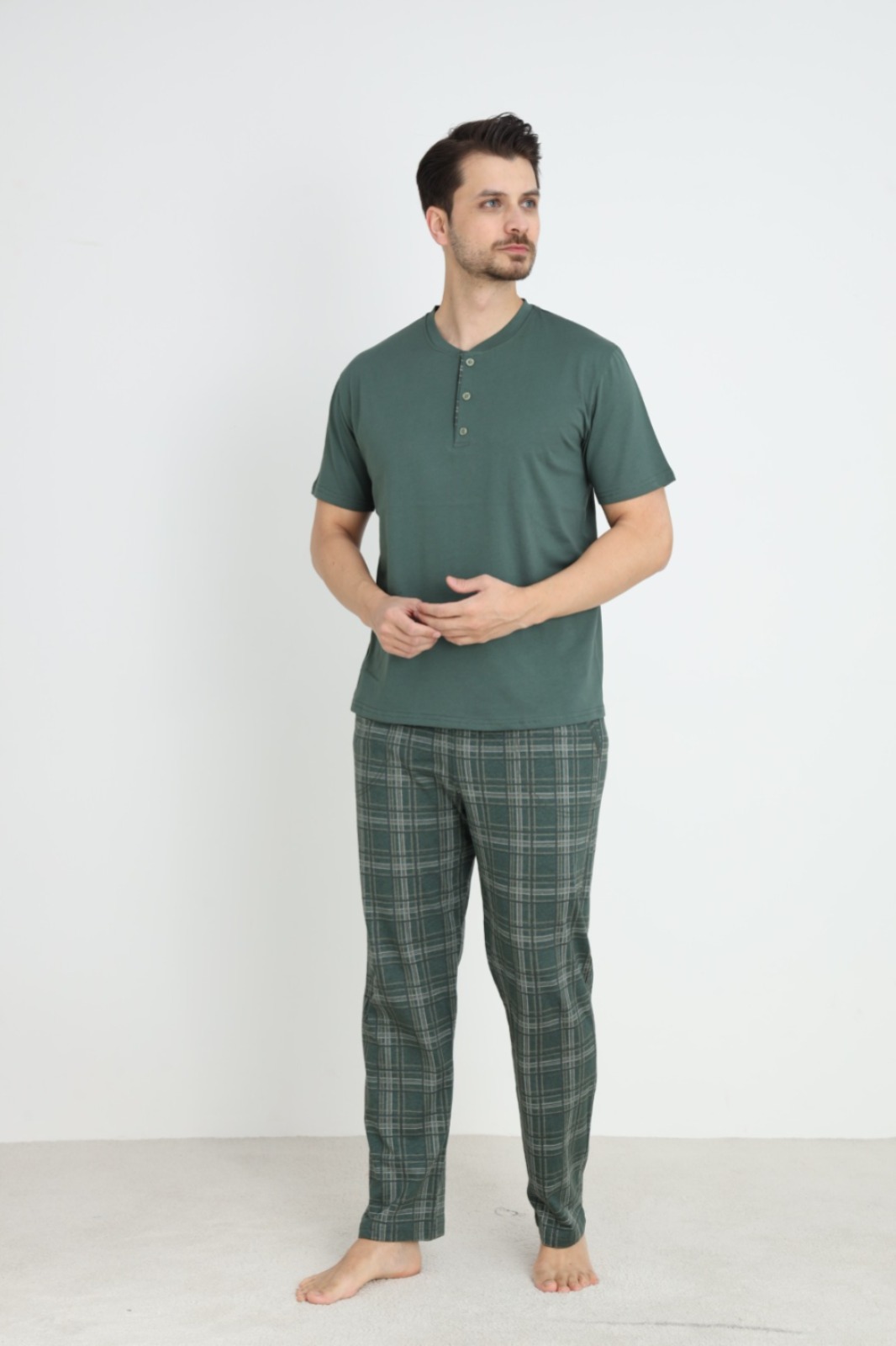 Erkek Sıfır Yaka Düğmeli Kısa Kol Cepli Yazlık Pijama Takımı %100 Pamuk HAKİ-M Erkek Sıfır Yaka Düğmeli Kısa Kol Cepli Yazlık Pijama Takımı %100 Pamuk HAKİ-M