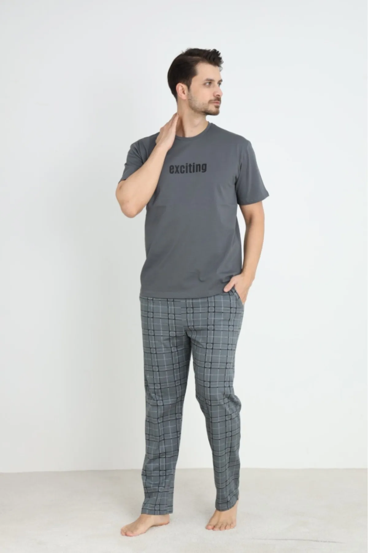 Erkek Sıfır Yaka Kısa Kol Cepli Yazlık Pijama Takımı %100 Pamuk Füme-M Erkek Sıfır Yaka Kısa Kol Cepli Yazlık Pijama Takımı %100 Pamuk Füme-M