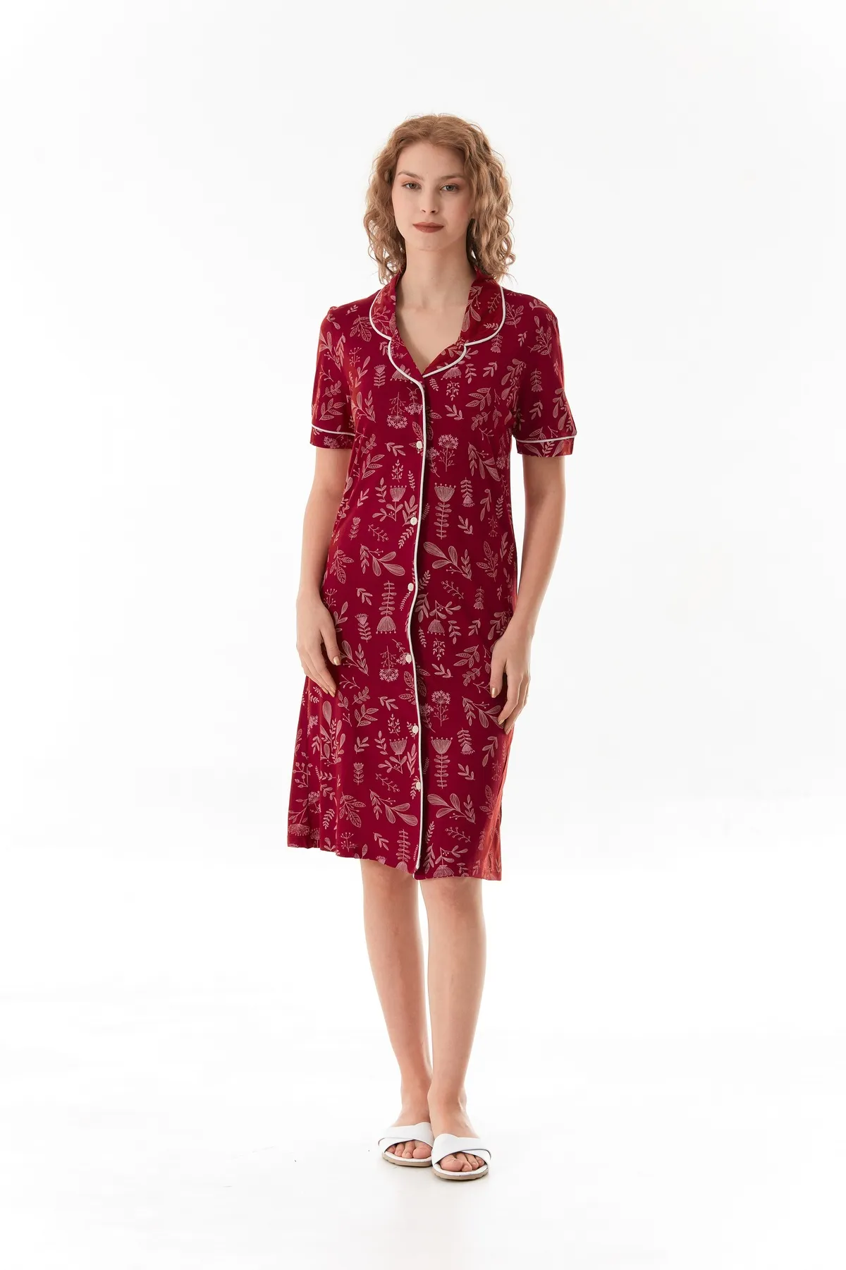 Kadın Boydan Düğmeli Viskon Kumaş Gecelik Elbise ( Uyku bandı Hediyeli ) BORDO ÇİÇEKLİ-L Kadın Boydan Düğmeli Viskon Kumaş Gecelik Elbise ( Uyku bandı Hediyeli ) BORDO ÇİÇEKLİ-L