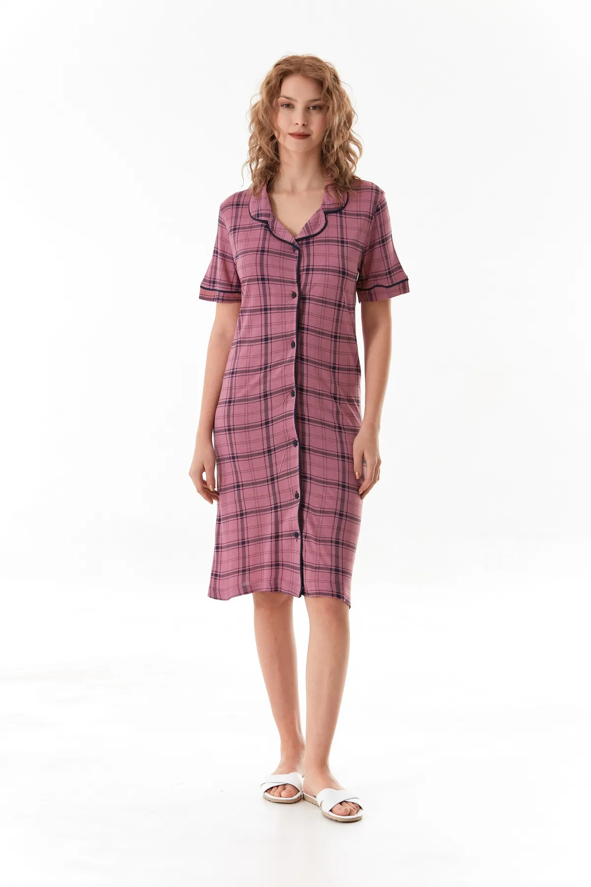 Kadın Boydan Düğmeli Viskon Kumaş Gecelik Elbise ( Uyku bandı Hediyeli ) GÜL EKOSE-L Kadın Boydan Düğmeli Viskon Kumaş Gecelik Elbise ( Uyku bandı Hediyeli ) GÜL EKOSE-L