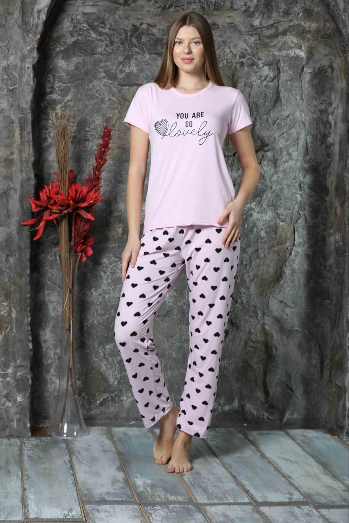 Kadın Sıfır Yaka Yazlık Kısa Kol Pijama Takımı Yeni Sezon