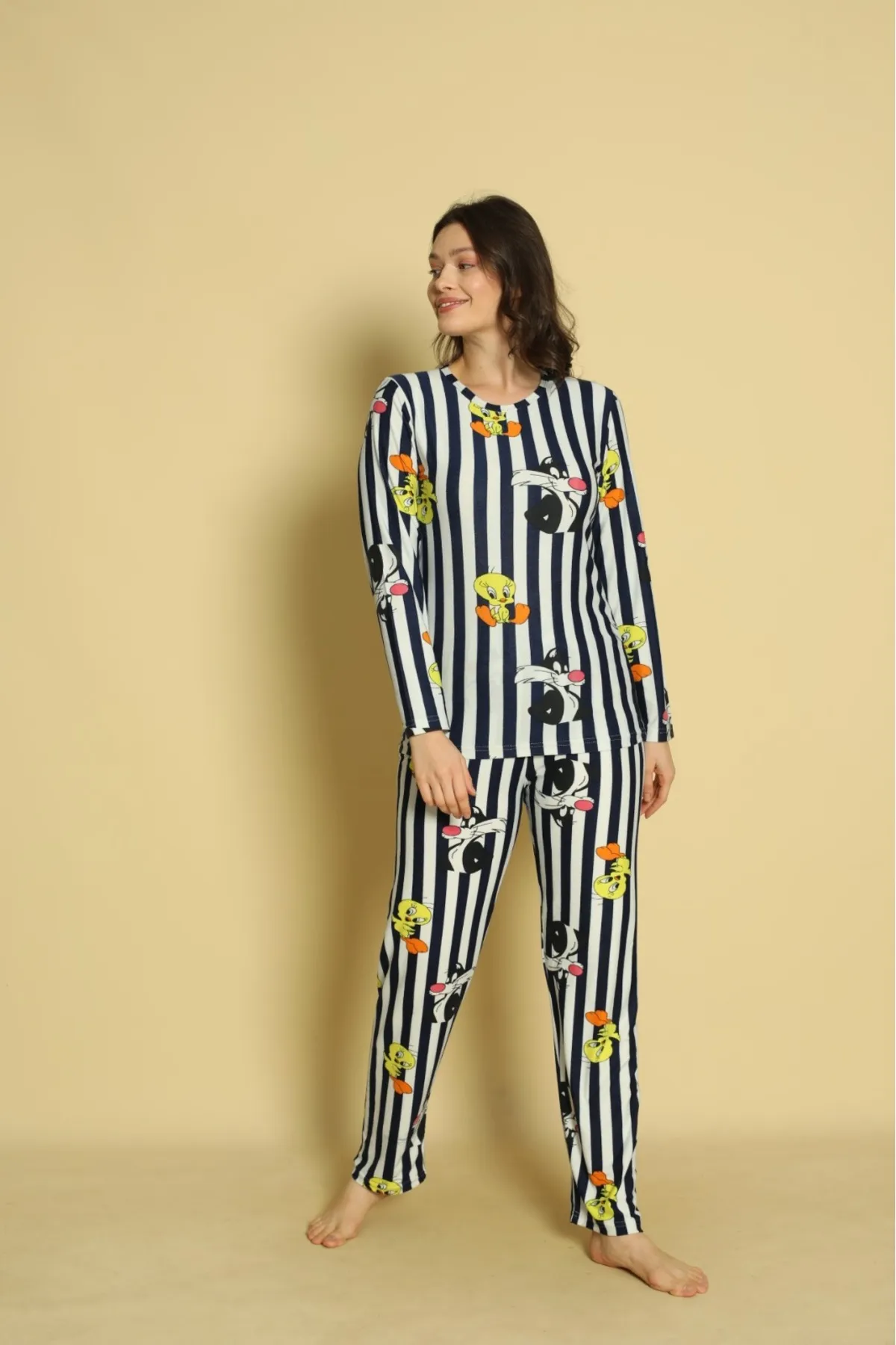 Kadın Sıfır Yaka Yılbaşına Özel Süet Yumuşak Kumaş Uzun Kollu Pijama Takımı SİYAH-L