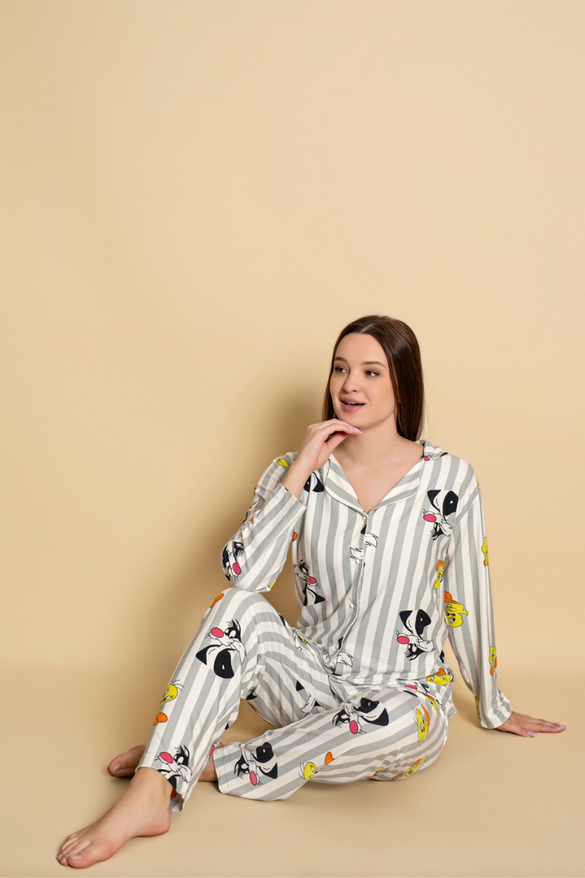 Önden Düğmeli Kadın Pijama Takımı Süet Kumaş GRİ-2XL Önden Düğmeli Kadın Pijama Takımı Süet Kumaş GRİ-2XL