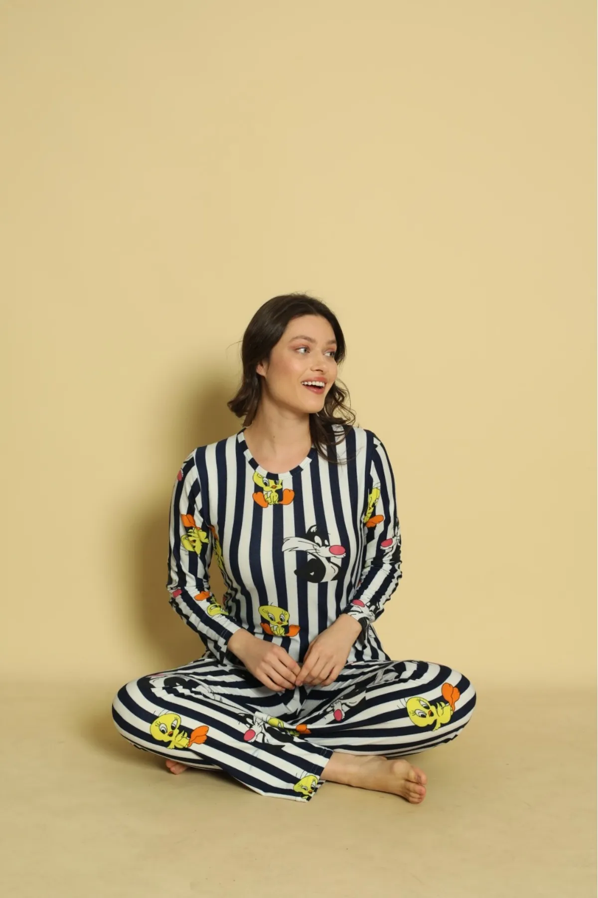 Kadın Sıfır Yaka Yılbaşına Özel Süet Yumuşak Kumaş Uzun Kollu Pijama Takımı SİYAH-L