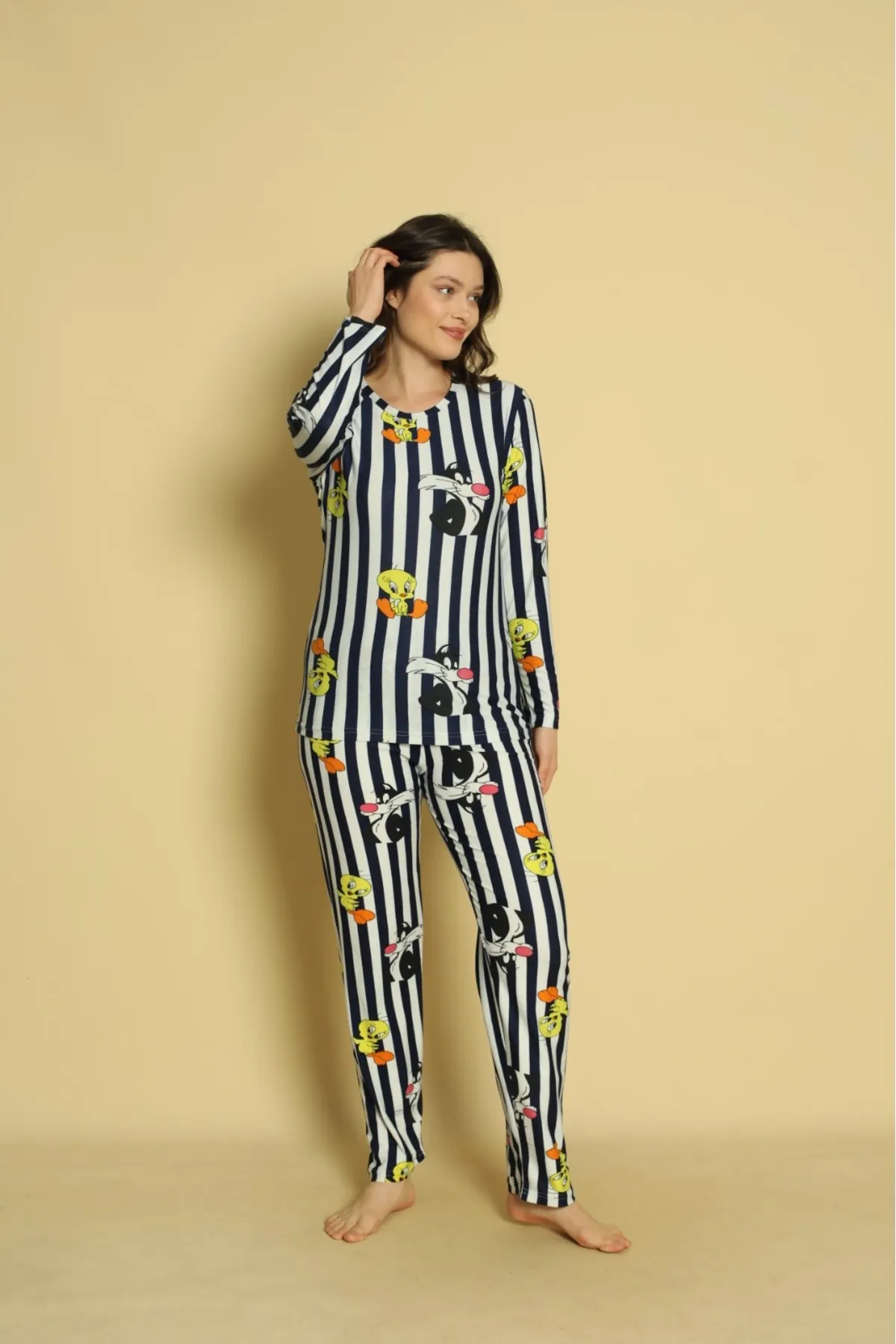 Kadın Sıfır Yaka Yılbaşına Özel Süet Yumuşak Kumaş Uzun Kollu Pijama Takımı SİYAH-M